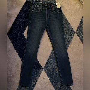 Hollister Mid-Rise Super Skinny Jeans NWT